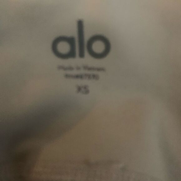 Alo Godess Leggings - Picture 5 of 6